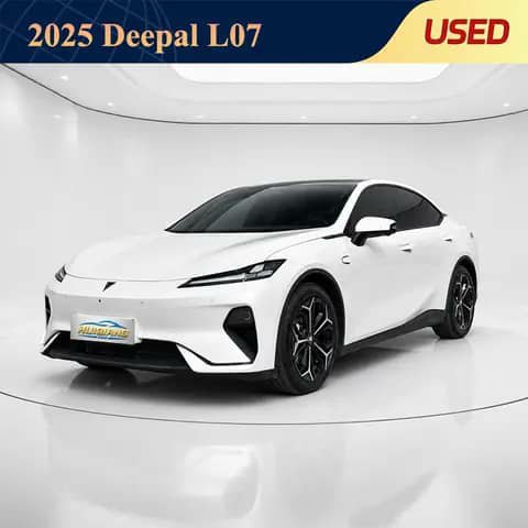 White Deepal L07 sedan in a showroom, marked 2025 used